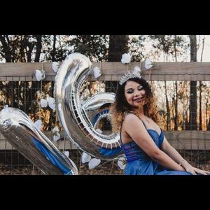 Meet your Posher, Adrianah